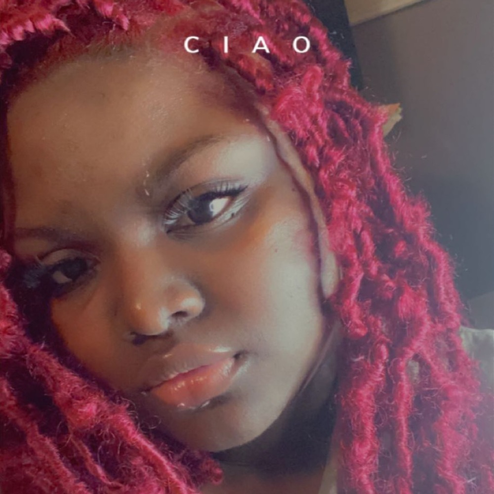 Meet your Posher, Travia